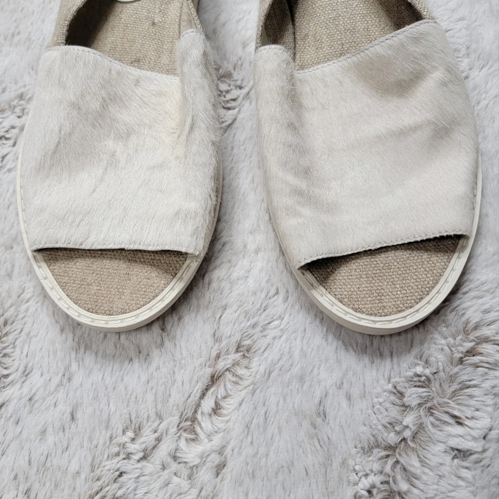 Vince Dyed Italian Calf‎ Hair Slip On Cream Neutral Open Toe Shoes Size 6M